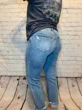 Load image into Gallery viewer, Washed Boyfriend Capris
