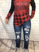 Load image into Gallery viewer, Dark Wash Patched Up Skinnies
