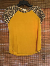 Load image into Gallery viewer, Mustard leopard sleeve top

