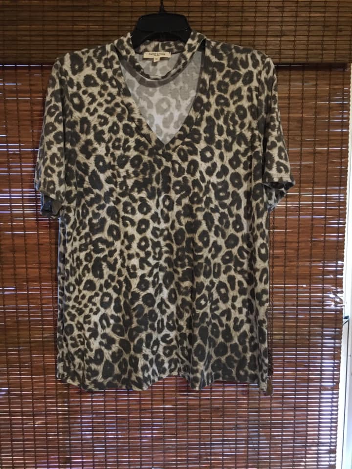 PLUS leopard keyhole top