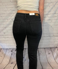 Load image into Gallery viewer, Leopard Patch Judy Blue Skinnies
