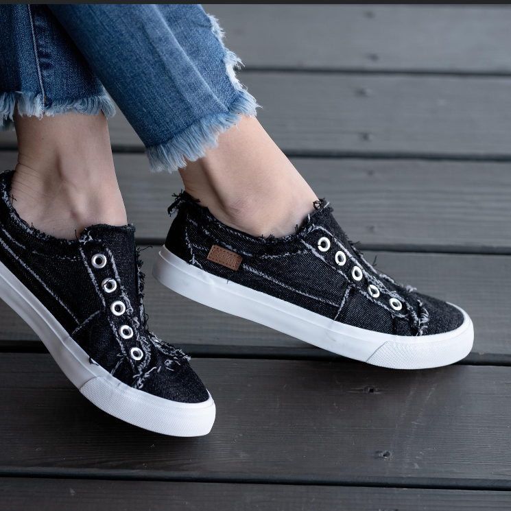Black washed sneakers