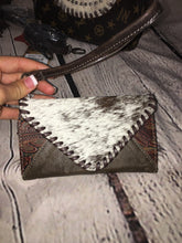 Load image into Gallery viewer, Cowhide Wallet
