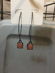 Mauve & black earring