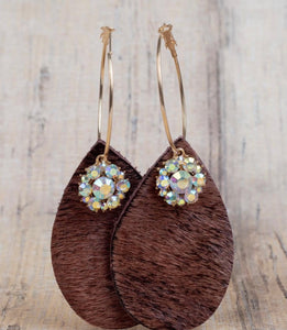 Howdy Cowgirl earrings in brown