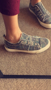 Camo sneaker