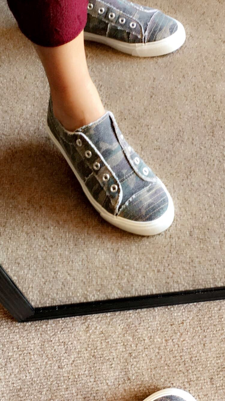 Camo sneaker